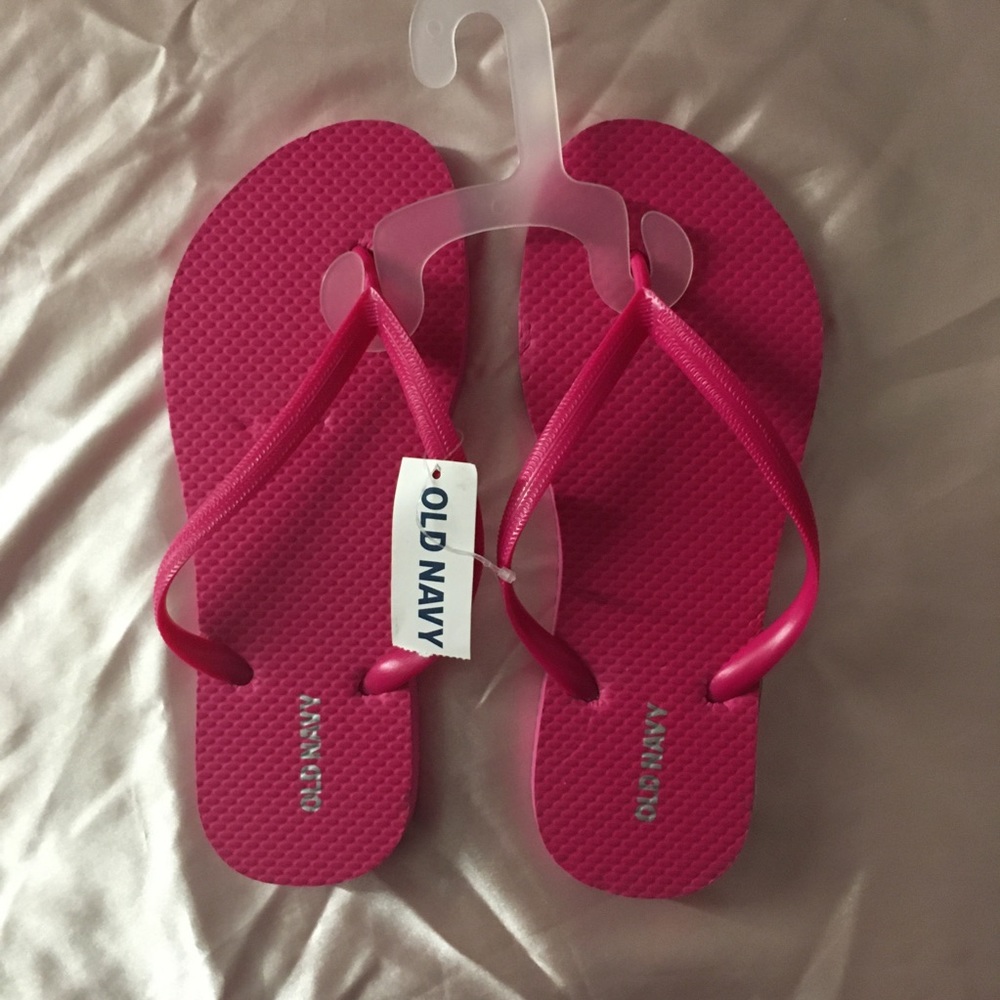 3/$15 🔥 Brand new Old Navy pink flip flops